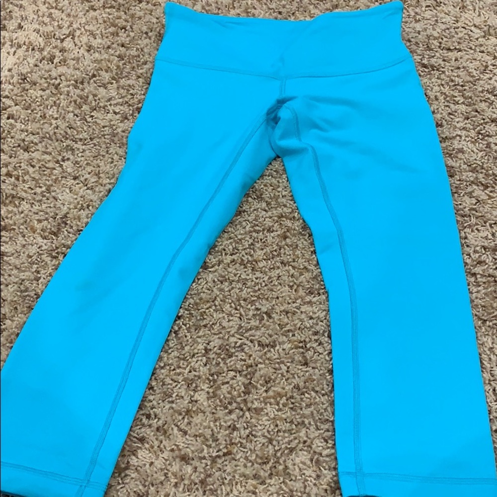 Lululemon crops